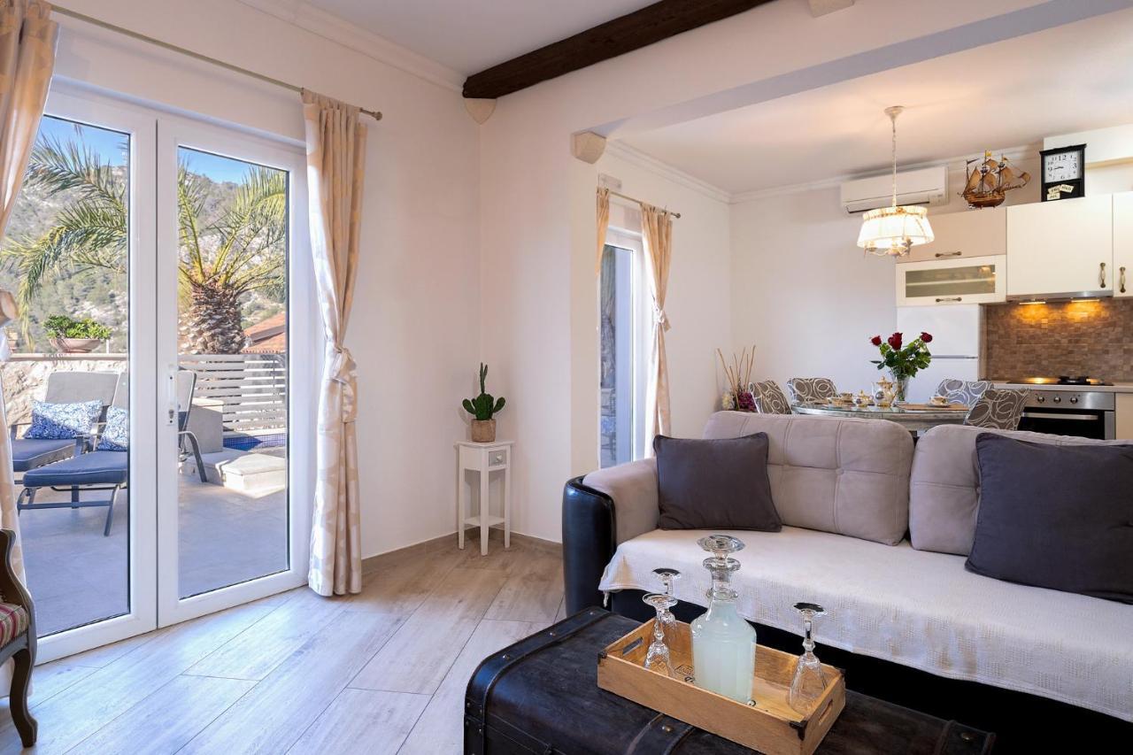 Villa Capitis In The Center- Luxury Apartment With Swimming Pool Хвар Экстерьер фото