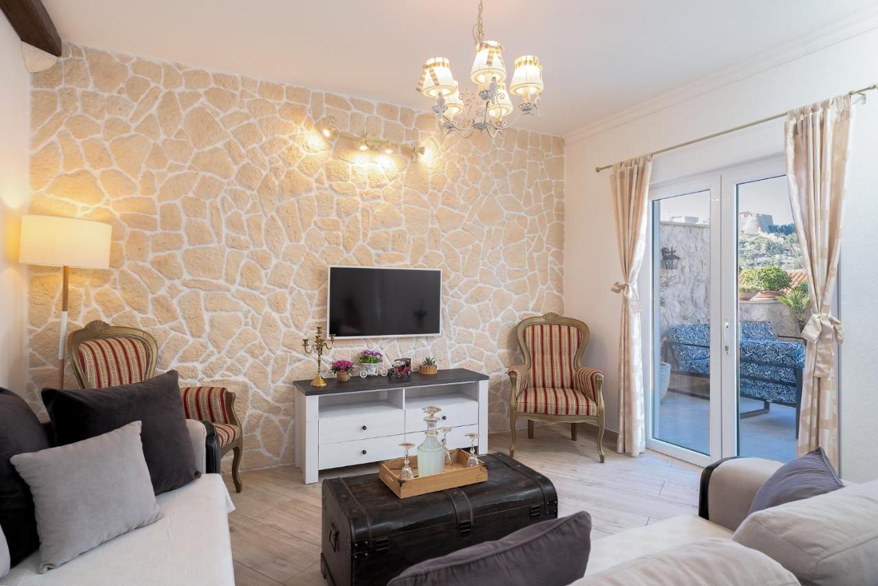 Villa Capitis In The Center- Luxury Apartment With Swimming Pool Хвар Экстерьер фото