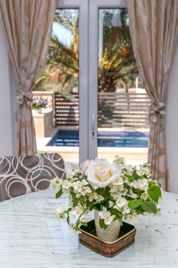 Villa Capitis In The Center- Luxury Apartment With Swimming Pool Хвар Экстерьер фото